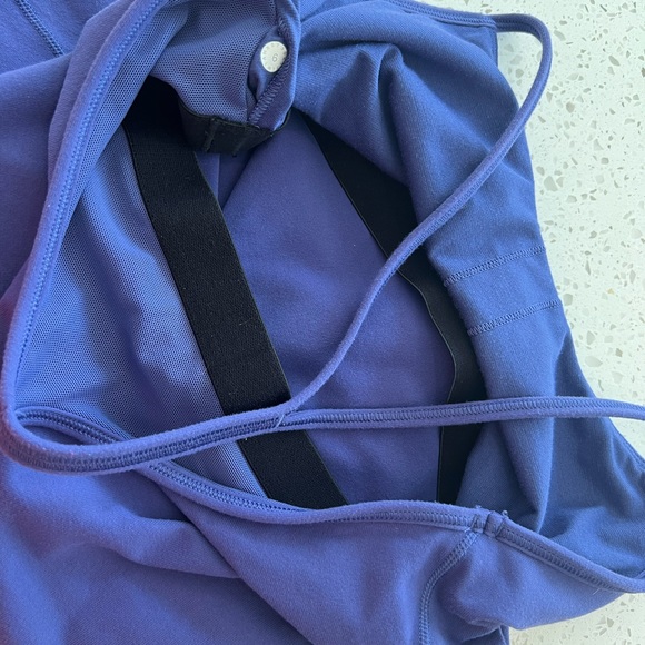 Lululemon tank top Brad built in size 6. - Picture 9 of 10